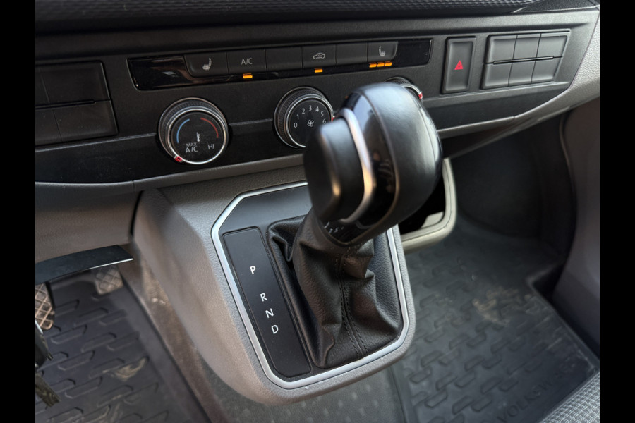 Volkswagen E-Transporter 113PK 37,3kWh L2H1 Elektrisch! 138KM WLTP Trekhaak Carplay Airco Stoelverwarming Parkeersensoren Transporter