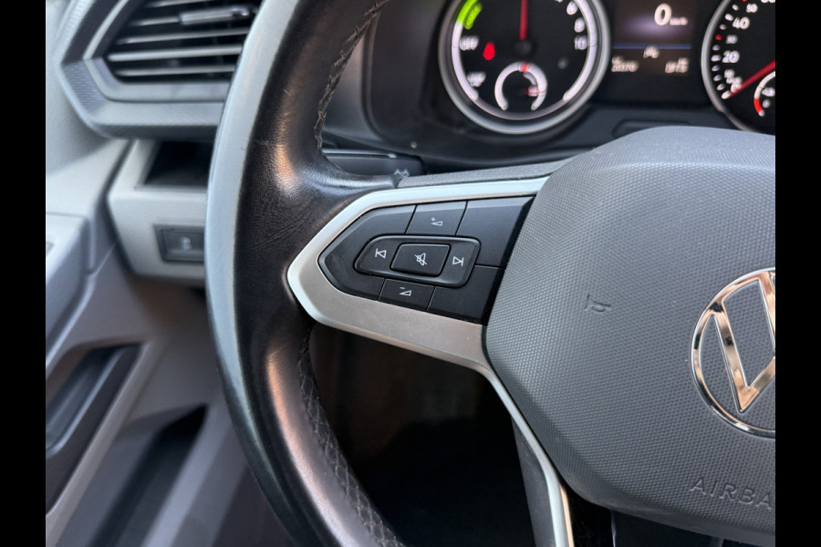 Volkswagen E-Transporter 113PK 37,3kWh L2H1 Elektrisch! 138KM WLTP Trekhaak Carplay Airco Stoelverwarming Parkeersensoren Transporter