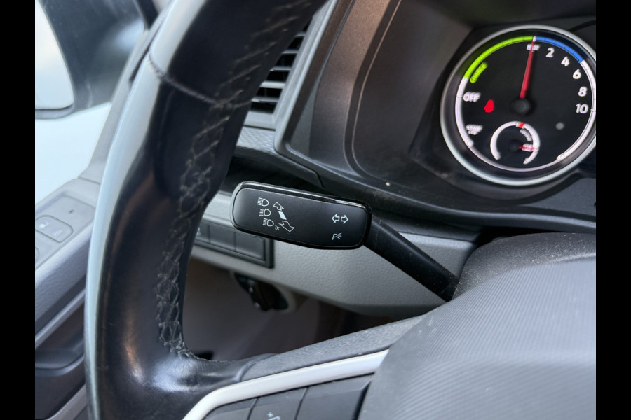 Volkswagen E-Transporter 113PK 37,3kWh L2H1 Elektrisch! 138KM WLTP Trekhaak Carplay Airco Stoelverwarming Parkeersensoren Transporter