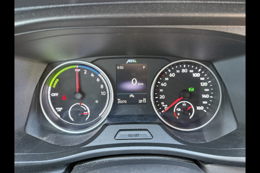 Volkswagen E-Transporter 113PK 37,3kWh L2H1 Elektrisch! 138KM WLTP Trekhaak Carplay Airco Stoelverwarming Parkeersensoren Transporter