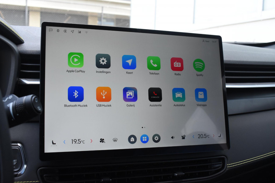 Lynk & Co 01 276PK Automaat Core / Adaptieve cruise control / Stoel - en stuurwielverarming / Parkeersensoren met camera / Apple carplay / Trekhaak / Metallic lak / 19" lichtmetalen velgen