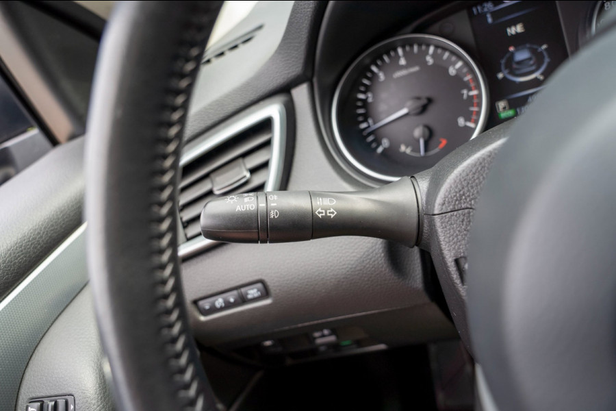 Nissan QASHQAI 1.2 N-Connecta|Prijs rijklaar incl. 12 mnd garantie| Automaat Panodak Trekhaak 360 Camera Navi