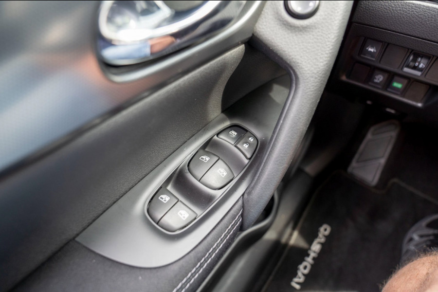 Nissan QASHQAI 1.2 N-Connecta|Prijs rijklaar incl. 12 mnd garantie| Automaat Panodak Trekhaak 360 Camera Navi