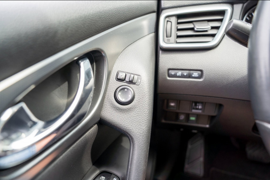 Nissan QASHQAI 1.2 N-Connecta|Prijs rijklaar incl. 12 mnd garantie| Automaat Panodak Trekhaak 360 Camera Navi