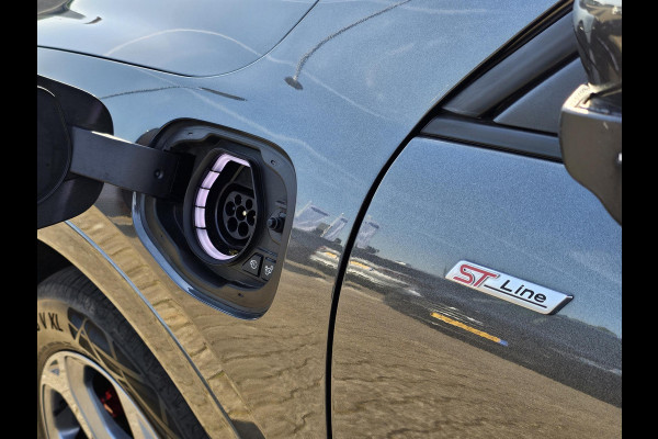 Ford Kuga 2.5 PHEV ST-Line X | Magnetic | Winterpack | Orig NL Auto |