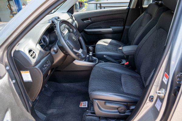 Suzuki Vitara 1.4 Boosterjet Select Smart Hybrid|Prijs rijklaar incl 12 mnd garantie|Trekhaak Camera Stoelverwarming Clima