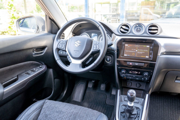 Suzuki Vitara 1.4 Boosterjet Select Smart Hybrid|Prijs rijklaar incl 12 mnd garantie|Trekhaak Camera Stoelverwarming Clima