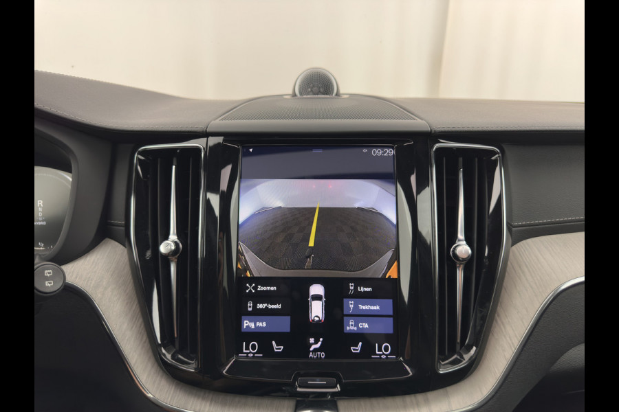 Volvo XC60 2.0 T8 Twin Engine Inscription AWD (Plug-In) *PANO | LEATHER | FULL-LED | BOWERS&WILKINS | MEMORY-PACK | BLINDSPOT | DIGI-COCKPIT | HEATED-COMFORTSEATS | TOPVIEW | NAVI-FULLMAP | ECC | PDC | HEAD-UP |  TOWBAR | 20''ALU *