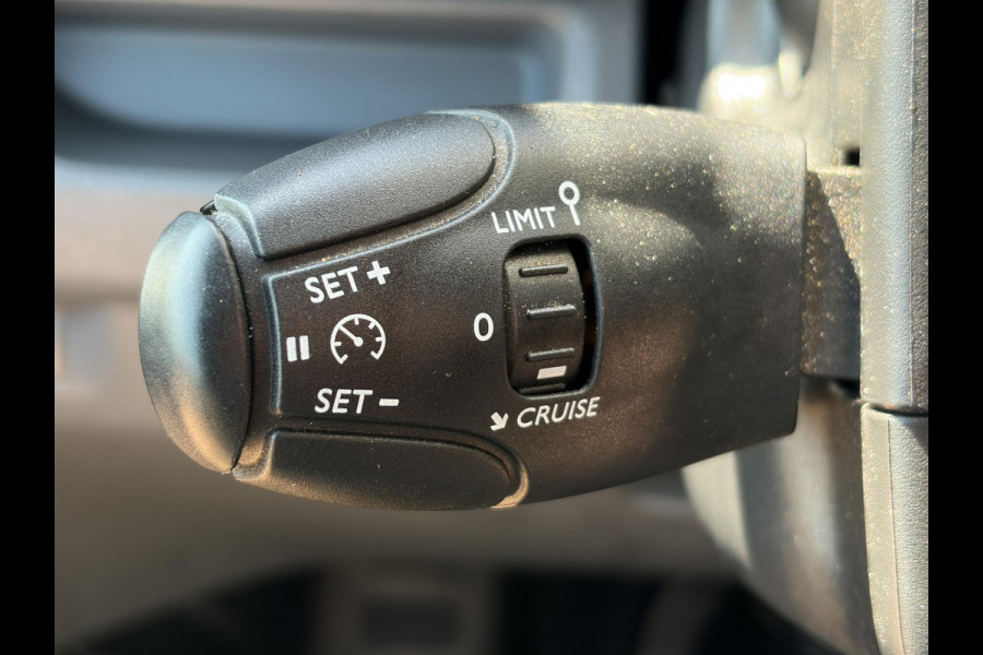 Peugeot Expert 1.5 BlueHDI 100 Premium*NAVI*CRUISE*A/C*TEL*3PERS*