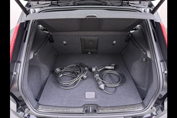 Volvo XC40 1.5 T5 Recharge PLUS BRIGHT VAN: 35.900,- VOOR: 33.877,- UW WKVOORDEEL: 2.023,- | HARMAN KARDON | ELECTR. STOELEN | UNIEKE KMSTAND | CAMERA | ELECTR. ACHTERKLEP | RIJKLAAR INCL. 12 MND BOVAG GARANTIE