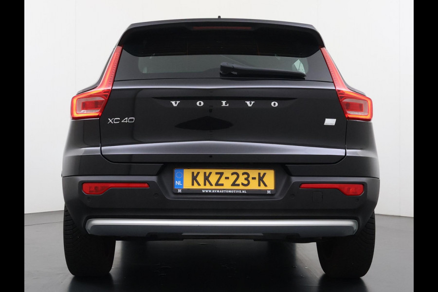 Volvo XC40 1.5 T5 Recharge PLUS BRIGHT VAN: 35.900,- VOOR: 33.877,- UW WKVOORDEEL: 2.023,- | HARMAN KARDON | ELECTR. STOELEN | UNIEKE KMSTAND | CAMERA | ELECTR. ACHTERKLEP | RIJKLAAR INCL. 12 MND BOVAG GARANTIE