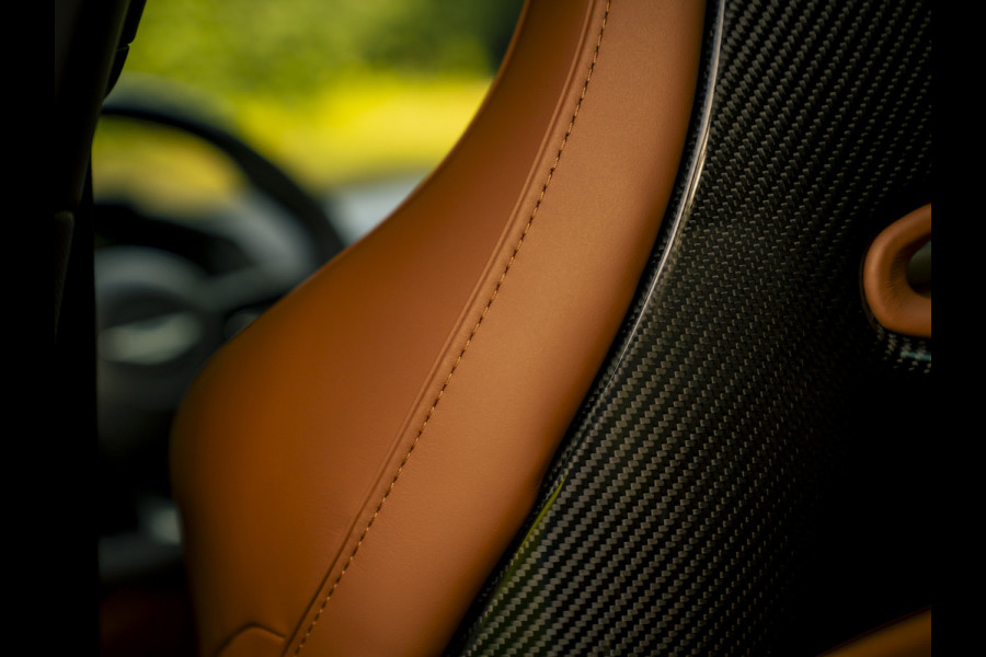 Aston Martin DBX 707 4.0 V8 Facelift | Minotaur Green | Copper Tan interieur | Briljant!