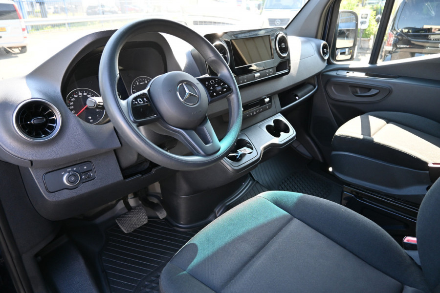Mercedes-Benz Sprinter 317 CDI L2 RWD DC Open Laadbak 3500 kg Trekhaak, MBUX 10.25, Standkachel, Etc.