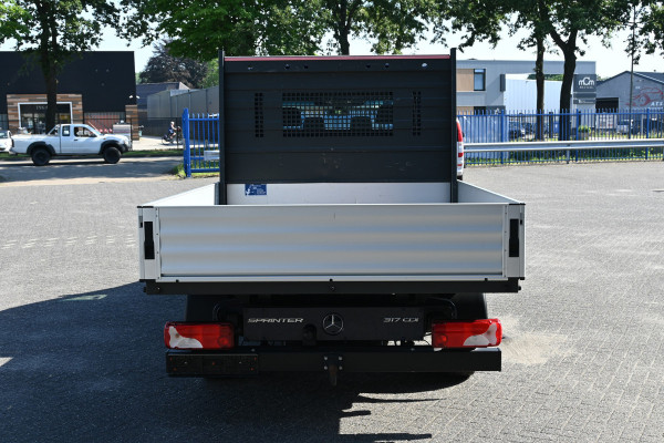 Mercedes-Benz Sprinter 317 CDI L2 RWD DC Open Laadbak 3500 kg Trekhaak, MBUX 10.25, Standkachel, Etc.