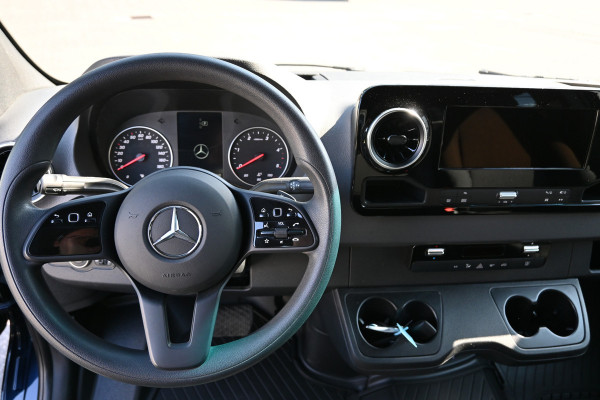 Mercedes-Benz Sprinter 317 CDI L2 RWD DC Open Laadbak 3500 kg Trekhaak, MBUX 10.25, Standkachel, Etc.