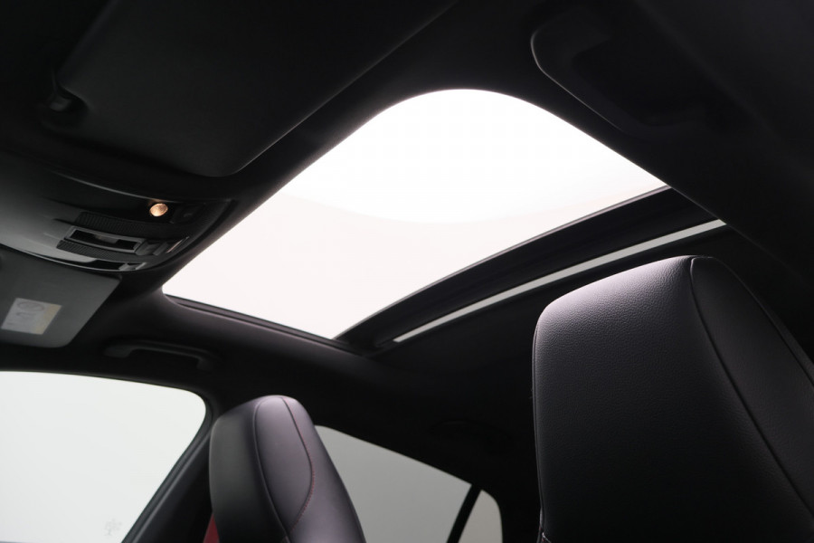 Mercedes-Benz CLA-Klasse Shooting Brake 250 Prestige AMG Panoramadak, Camera, LED, Navigatie, Trekhaak, PDC, 18"