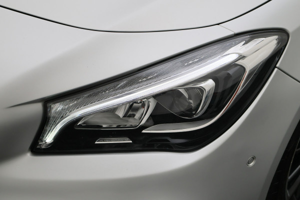 Mercedes-Benz CLA-Klasse Shooting Brake 250 Prestige AMG Panoramadak, Camera, LED, Navigatie, Trekhaak, PDC, 18"