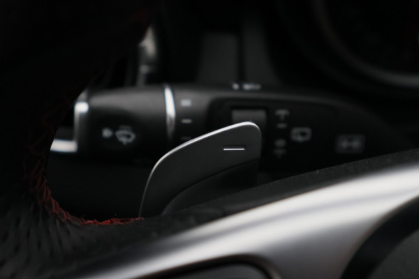 Mercedes-Benz CLA-Klasse Shooting Brake 250 Prestige AMG Panoramadak, Camera, LED, Navigatie, Trekhaak, PDC, 18"