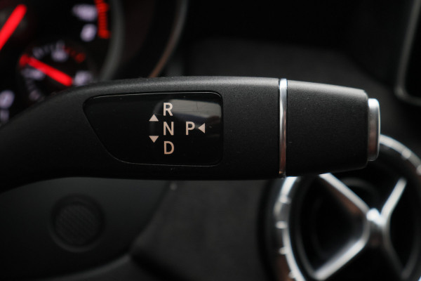 Mercedes-Benz CLA-Klasse Shooting Brake 250 Prestige AMG Panoramadak, Camera, LED, Navigatie, Trekhaak, PDC, 18"