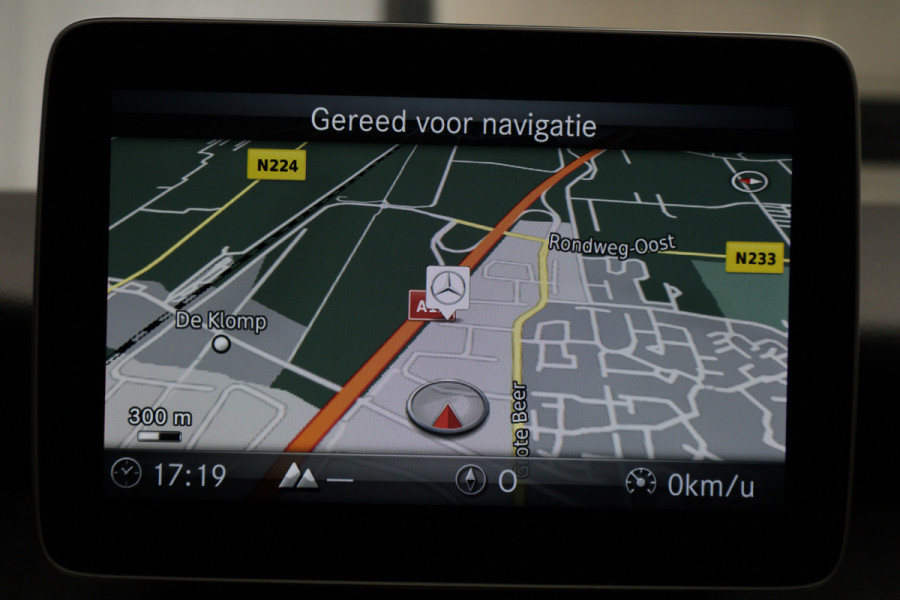 Mercedes-Benz CLA-Klasse Shooting Brake 250 Prestige AMG Panoramadak, Camera, LED, Navigatie, Trekhaak, PDC, 18"