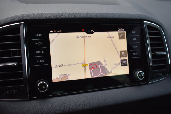 Škoda Karoq 1.5 TSI ACT Sportline | TREKHAAK | CANTON | ADAPTIEVE CRUISE CONTROLE | STOELVERWARMING | NAP | VOORRUITVERWARMING