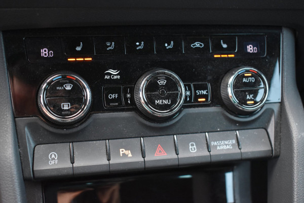 Škoda Karoq 1.5 TSI ACT Sportline | TREKHAAK | CANTON | ADAPTIEVE CRUISE CONTROLE | STOELVERWARMING | NAP | VOORRUITVERWARMING