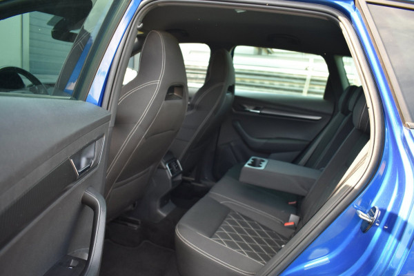 Škoda Karoq 1.5 TSI ACT Sportline | TREKHAAK | CANTON | ADAPTIEVE CRUISE CONTROLE | STOELVERWARMING | NAP | VOORRUITVERWARMING