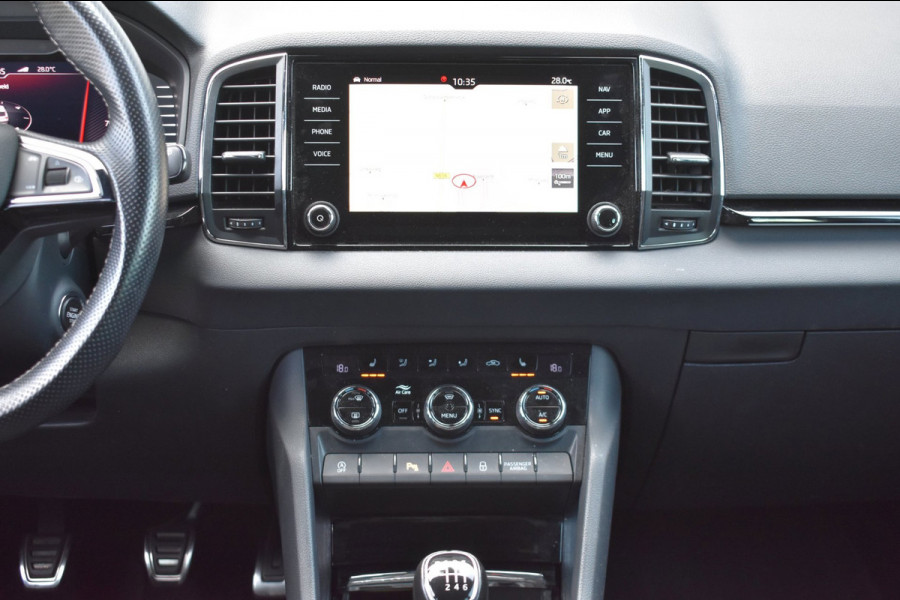 Škoda Karoq 1.5 TSI ACT Sportline | TREKHAAK | CANTON | ADAPTIEVE CRUISE CONTROLE | STOELVERWARMING | NAP | VOORRUITVERWARMING