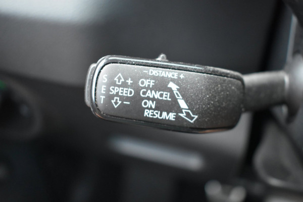 Škoda Karoq 1.5 TSI ACT Sportline | TREKHAAK | CANTON | ADAPTIEVE CRUISE CONTROLE | STOELVERWARMING | NAP | VOORRUITVERWARMING