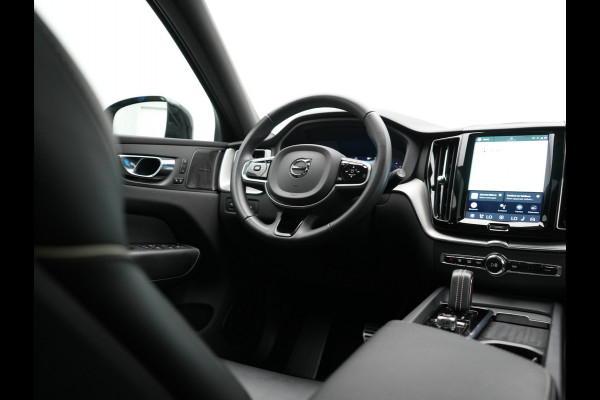 Volvo XC60 T6 AWD R-Design Long Range PHEV 398pk Dealer O.H | Trekhaak Af Fabriek | Panodak | Adaptive Cruise | Harman / Kardon | Camera | Lederen Sportstoelen Memory & Verwarmd | Keyless | Google Assist | Pilot Assist | Navigatie | Virtual | DAB | 21"L.M | Plug In Hybrid |