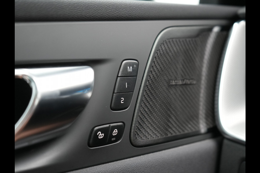 Volvo XC60 T6 AWD R-Design Long Range PHEV 398pk Dealer O.H | Trekhaak Af Fabriek | Panodak | Adaptive Cruise | Harman / Kardon | Camera | Lederen Sportstoelen Memory & Verwarmd | Keyless | Google Assist | Pilot Assist | Navigatie | Virtual | DAB | 21"L.M | Plug In Hybrid |