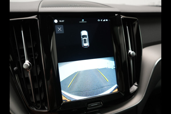 Volvo XC60 T6 AWD R-Design Long Range PHEV 398pk Dealer O.H | Trekhaak Af Fabriek | Panodak | Adaptive Cruise | Harman / Kardon | Camera | Lederen Sportstoelen Memory & Verwarmd | Keyless | Google Assist | Pilot Assist | Navigatie | Virtual | DAB | 21"L.M | Plug In Hybrid |