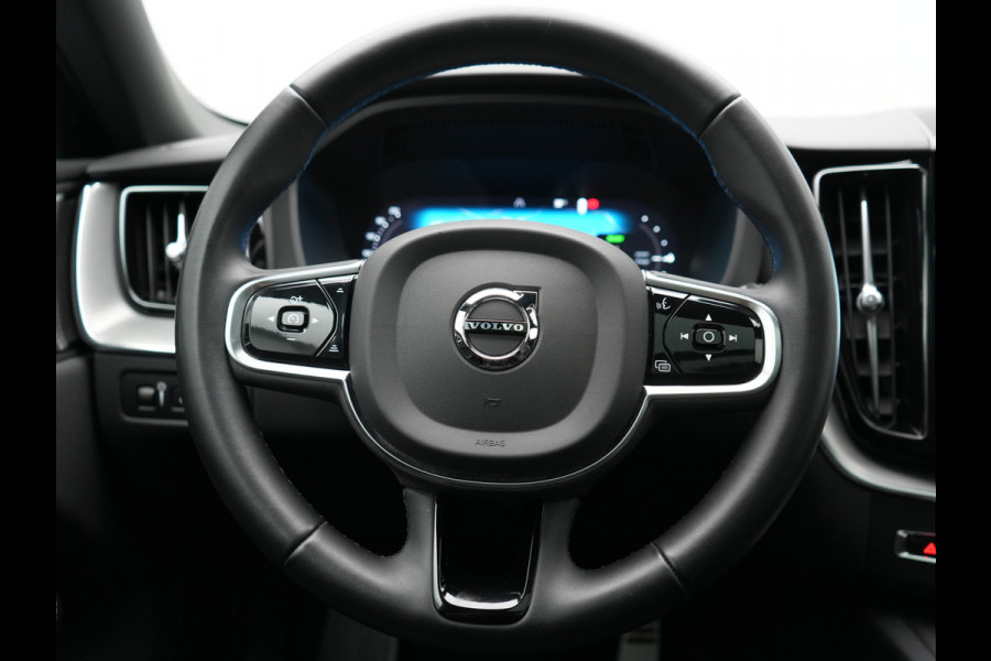 Volvo XC60 T6 AWD R-Design Long Range PHEV 398pk Dealer O.H | Trekhaak Af Fabriek | Panodak | Adaptive Cruise | Harman / Kardon | Camera | Lederen Sportstoelen Memory & Verwarmd | Keyless | Google Assist | Pilot Assist | Navigatie | Virtual | DAB | 21"L.M | Plug In Hybrid |