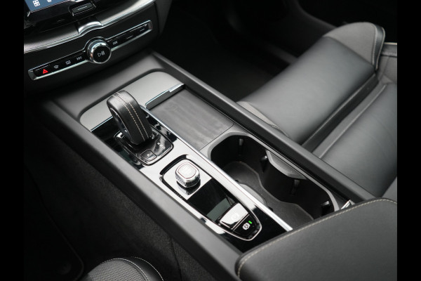 Volvo XC60 T6 AWD R-Design Long Range PHEV 398pk Dealer O.H | Trekhaak Af Fabriek | Panodak | Adaptive Cruise | Harman / Kardon | Camera | Lederen Sportstoelen Memory & Verwarmd | Keyless | Google Assist | Pilot Assist | Navigatie | Virtual | DAB | 21"L.M | Plug In Hybrid |