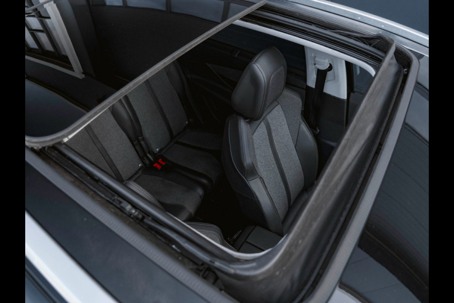 Peugeot 5008 1.2 PureTech Allure | 7P| PANO | TREKHAAK | CAMERA | NWE RIEM | MEMORYSTOEL | STOELVERWARMING