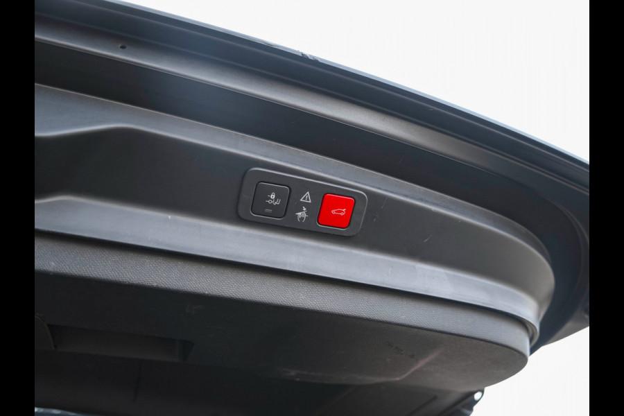 Peugeot 5008 1.2 PureTech Allure | 7P| PANO | TREKHAAK | CAMERA | NWE RIEM | MEMORYSTOEL | STOELVERWARMING