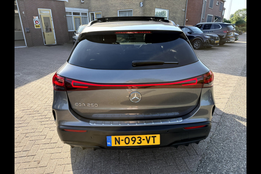 Mercedes-Benz EQA 250 Bns Solution AMG 67 Kwh SOH 94.4%, Panoramadak, Burmeister, 360 camera