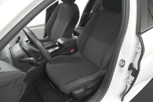 Peugeot e-208 EV Active Pack 50 kWh | 11 KW LADER | IJSKOUDE Climate Control | Parkeersensoren | Apple Carplay