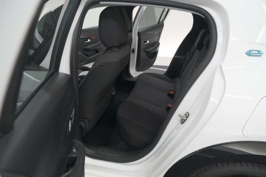 Peugeot e-208 EV Active Pack 50 kWh | 11 KW LADER | IJSKOUDE Climate Control | Parkeersensoren | Apple Carplay
