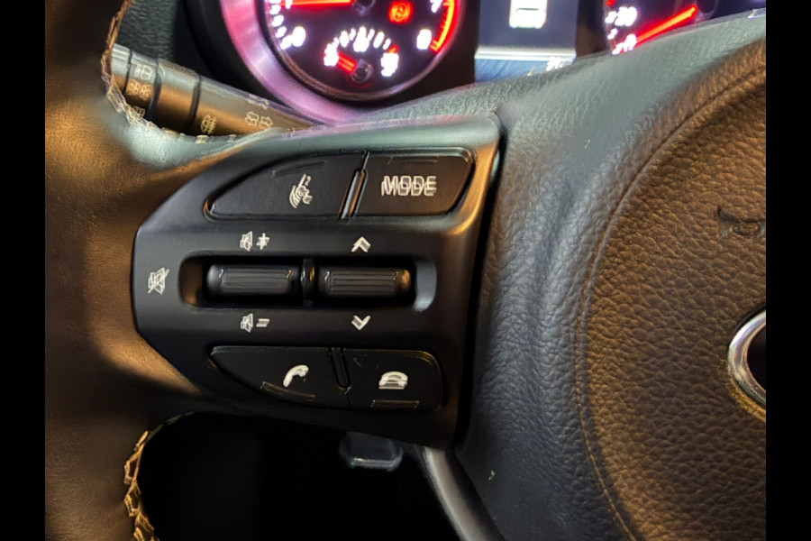 Kia Picanto 1.0 DPi Dream Team Edition | Automaat | Camera | Navi | Stoelverwarming | Stuurverwarming