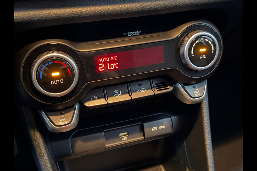 Kia Picanto 1.0 DPi Dream Team Edition | Automaat | Camera | Navi | Stoelverwarming | Stuurverwarming