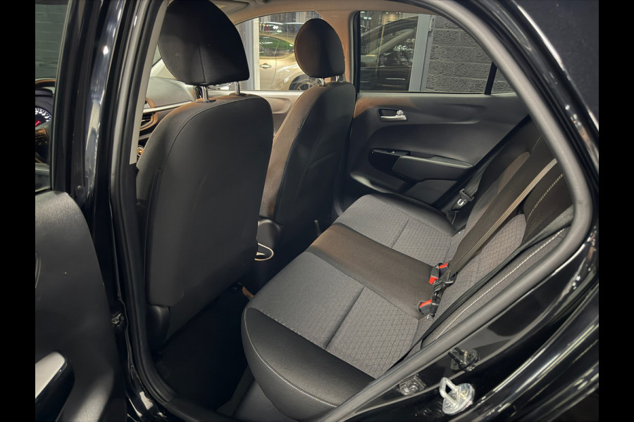 Kia Picanto 1.0 DPi Dream Team Edition | Automaat | Camera | Navi | Stoelverwarming | Stuurverwarming