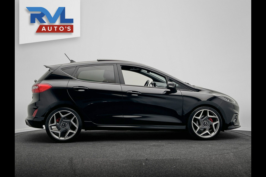 Ford Fiesta 1.5 EcoBoost ST-3 200 PK Performance | Panoramadak | B&O | Recaro | Carplay | Camera | Stoel/Stuur Verwarming |