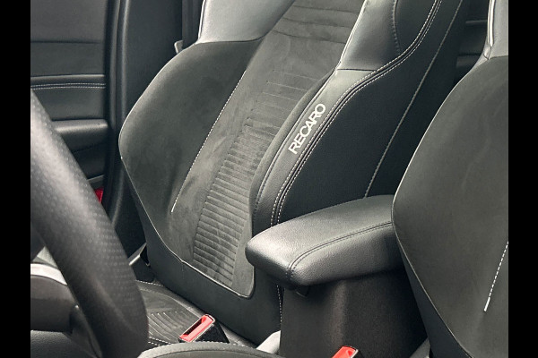 Ford Fiesta 1.5 EcoBoost ST-3 200 PK Performance | Panoramadak | B&O | Recaro | Carplay | Camera | Stoel/Stuur Verwarming |