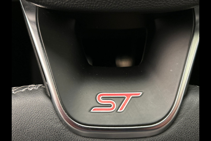 Ford Fiesta 1.5 EcoBoost ST-3 200 PK Performance | Panoramadak | B&O | Recaro | Carplay | Camera | Stoel/Stuur Verwarming |