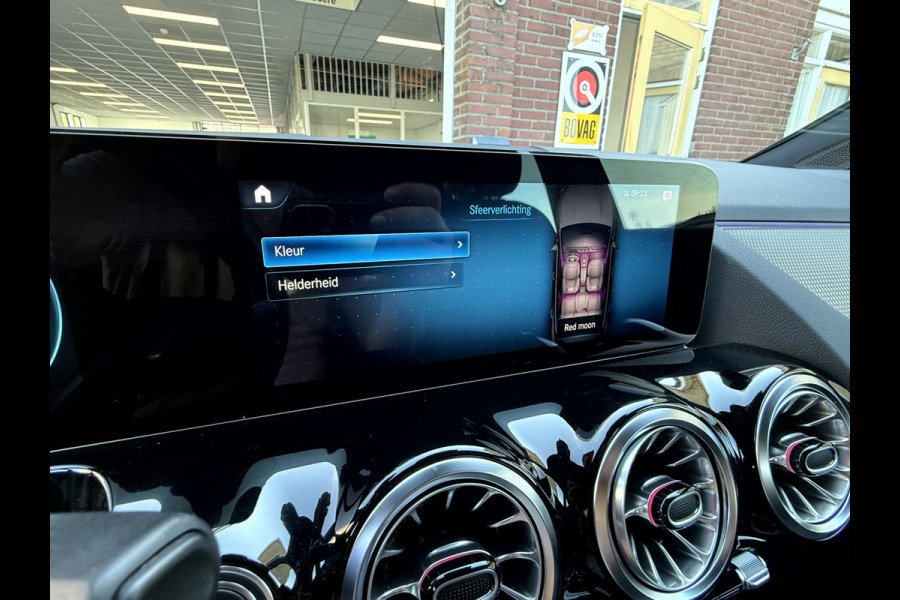 Mercedes-Benz EQA 250 Bns Solution Luxury 67 kWh SOH 94%, Camera, App Connect