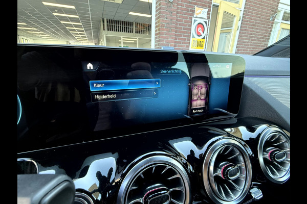 Mercedes-Benz EQA 250 Bns Solution Luxury 67 kWh SOH 94%, Camera, App Connect