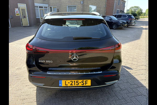 Mercedes-Benz EQA 250 Bns Solution Luxury 67 kWh SOH 94%, Camera, App Connect