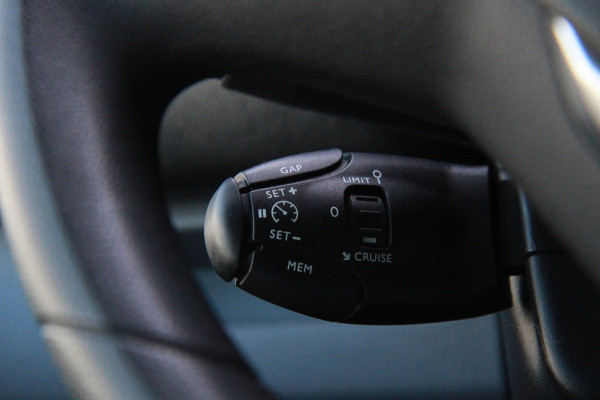 Opel Vivaro 2.0 CDTI L2H1 Innovation / Trekhaak / App connect / Camera / Glas rondom