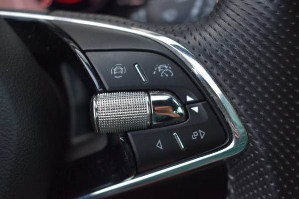 Škoda Karoq 1.5 TSI ACT Sportline | TREKHAAK | ADAPTIEVE CRUISE CONTROLE | CAMERA | NAP | STOELVERWARMING | CANTON